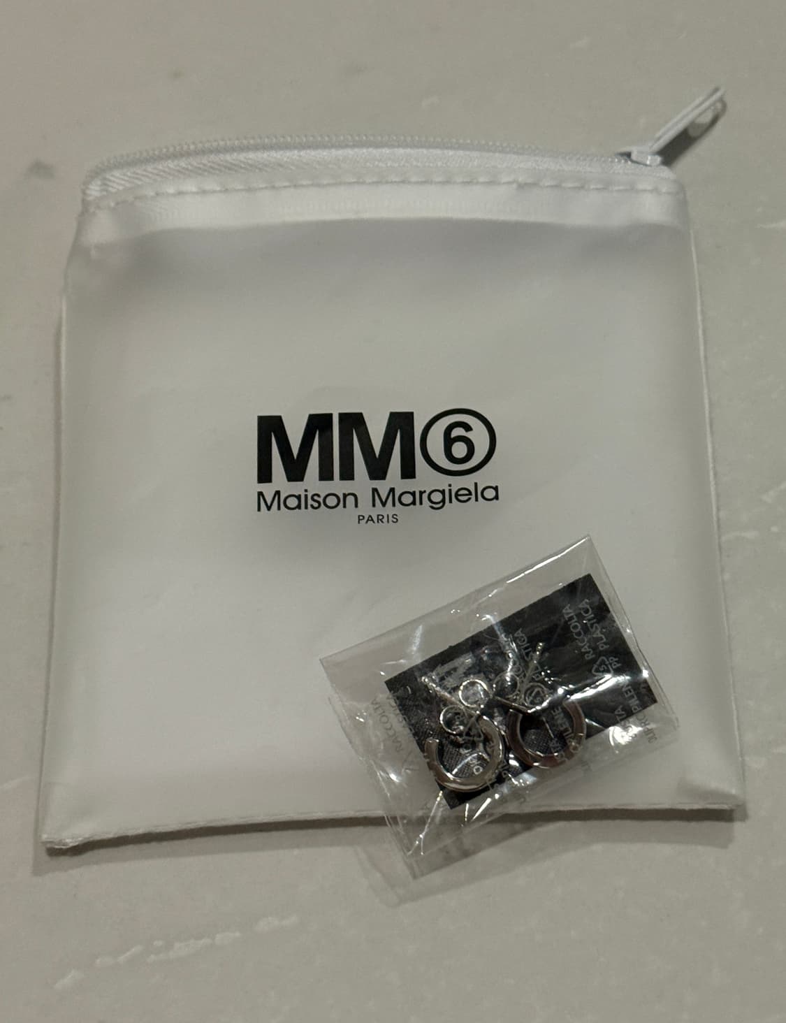 mm6 실버 뉴메릭 미니멀 시그니처 후프 이어링 상품이미지2