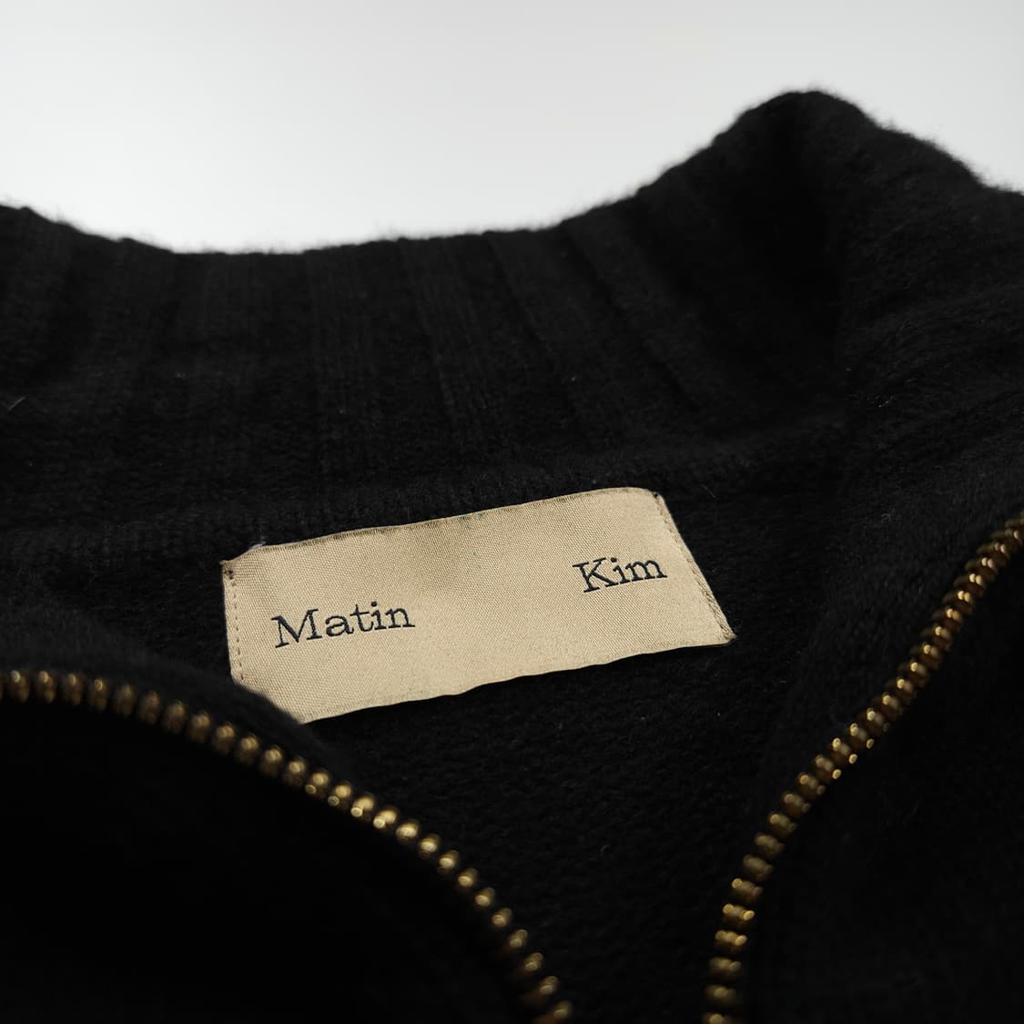 마뗑킴 스펠아웃 빅로고 블랙 니트 집업 (90) 상품이미지7