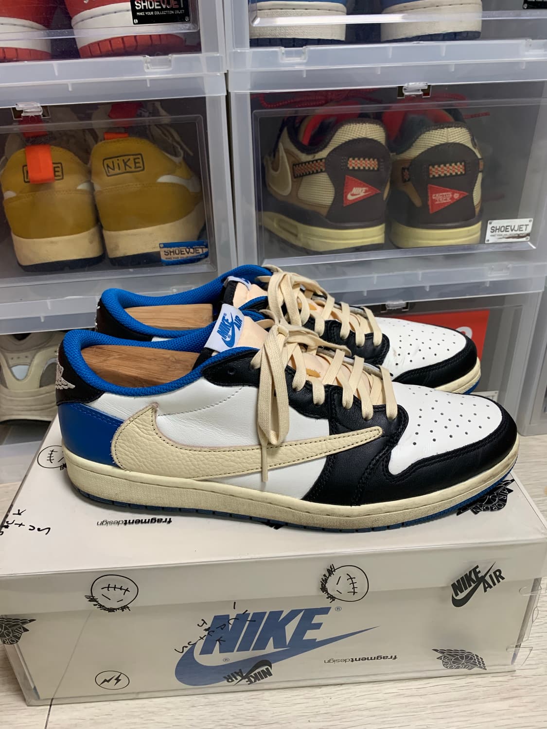 [280]나이키 프라그먼트 트래비스스캇 조던1 로우 상품이미지3