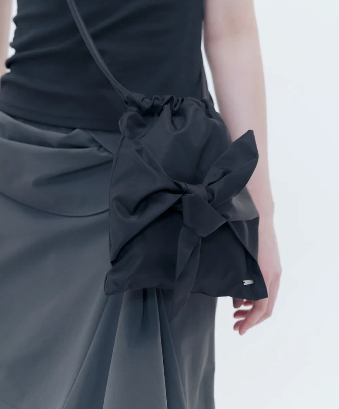 미세키서울 Tie-up mini drawstring bag BLACK 상품이미지1