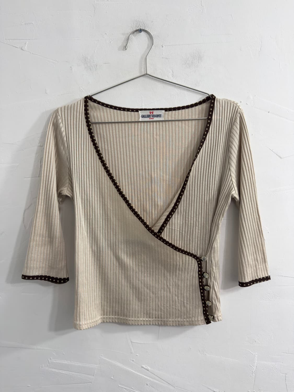 gallery visconti dot wrap cardigan 상품이미지1