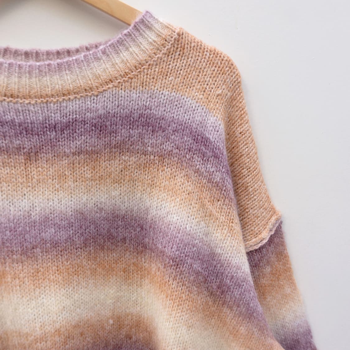 라일락 밀크티 루즈 니트 상품이미지2