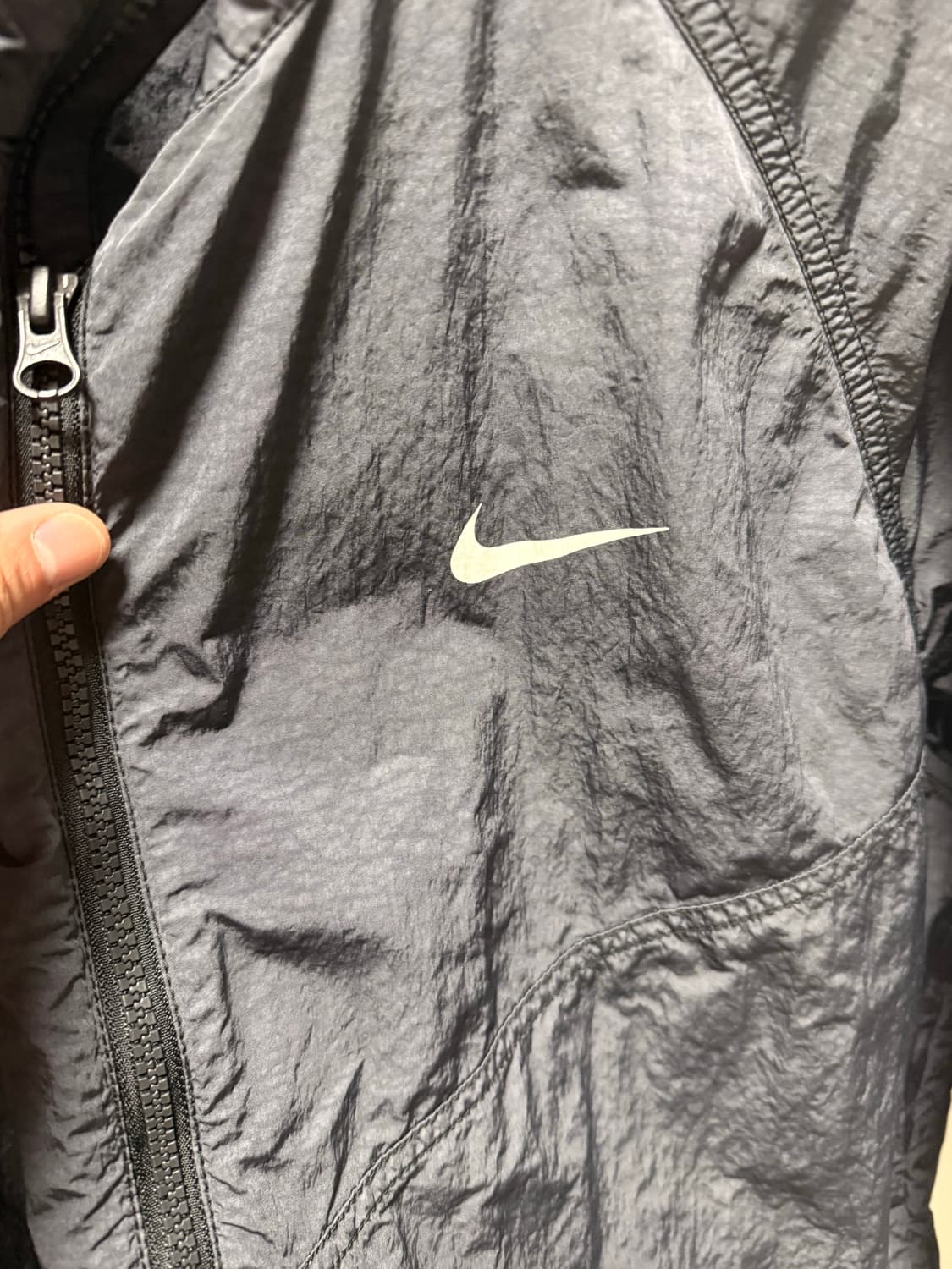 나이키 스투시 윈드러너 느와르 l 상품이미지2