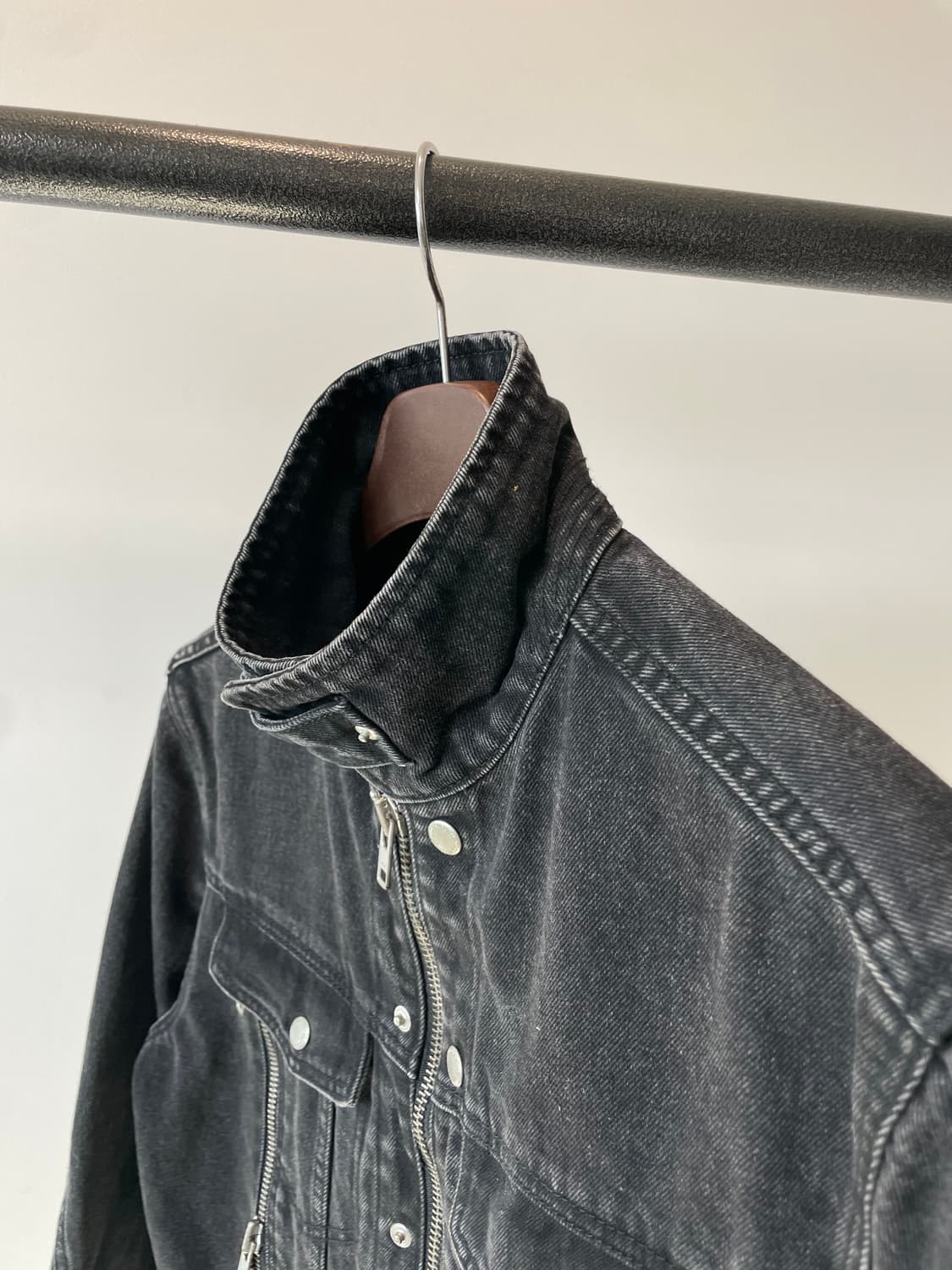 (1사이즈) 넥스트도어립스 트위스트 지퍼 트러커 상품이미지2