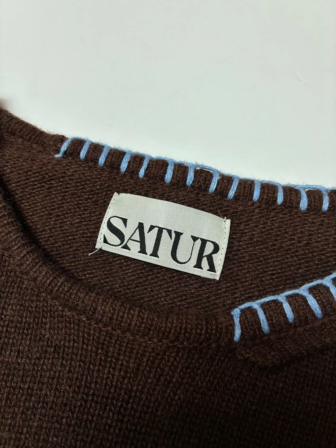 세터 AW 콘트라스트 스티치 세미 크롭 니트 PN8491 상품이미지5