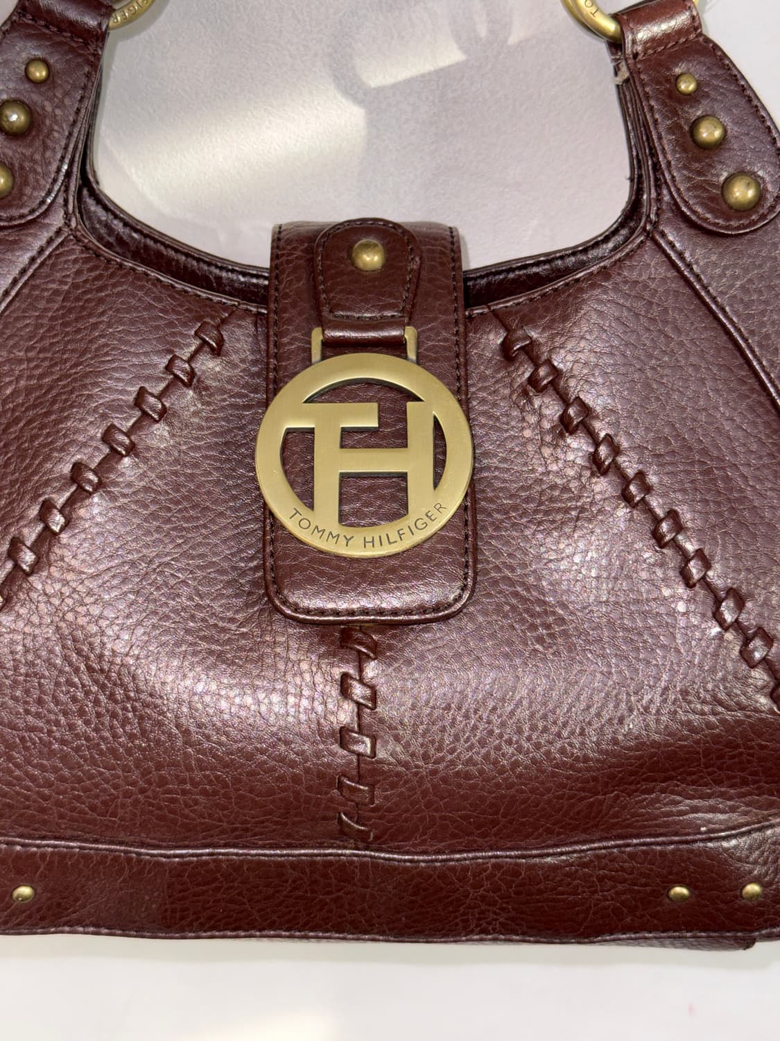 Tommy Hilfiger brown stud buckle 숄더백 상품이미지3