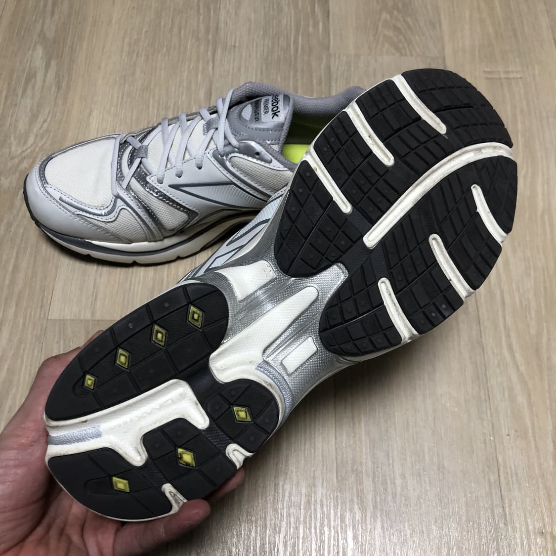 (270) 리복 X 라이풀 프리미어 로드 플러스 화이트 그레이 상품이미지3