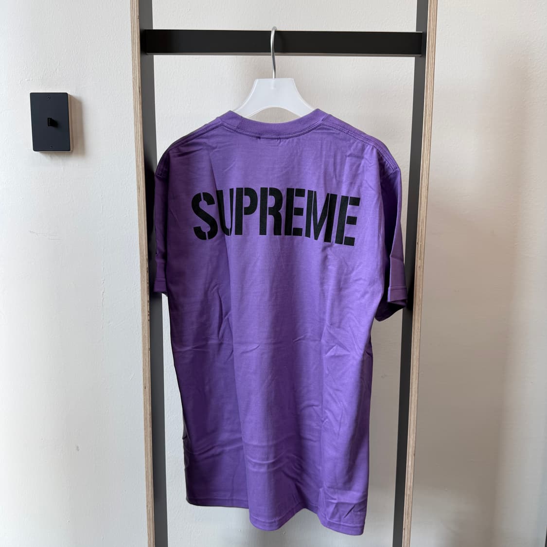 슈프림 월드 와이드 로고 티셔츠 퍼플 상품이미지3