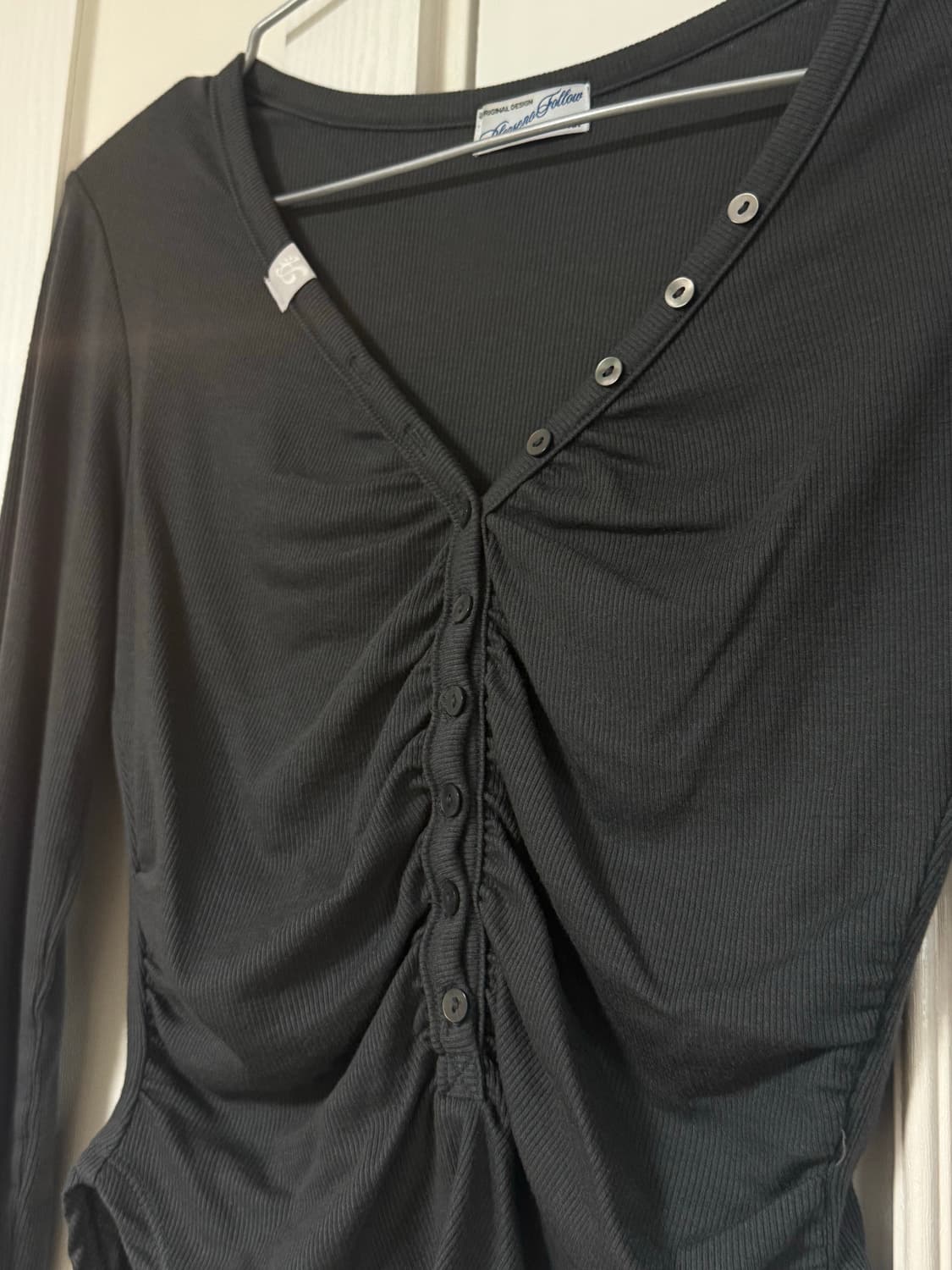 플리즈노팔로우 니나 버튼 탑 차콜 상품이미지3