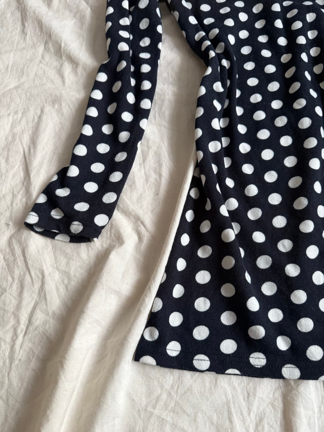 러블리 딥 네이비 도트 딱붙 롱슬리브  상품이미지5