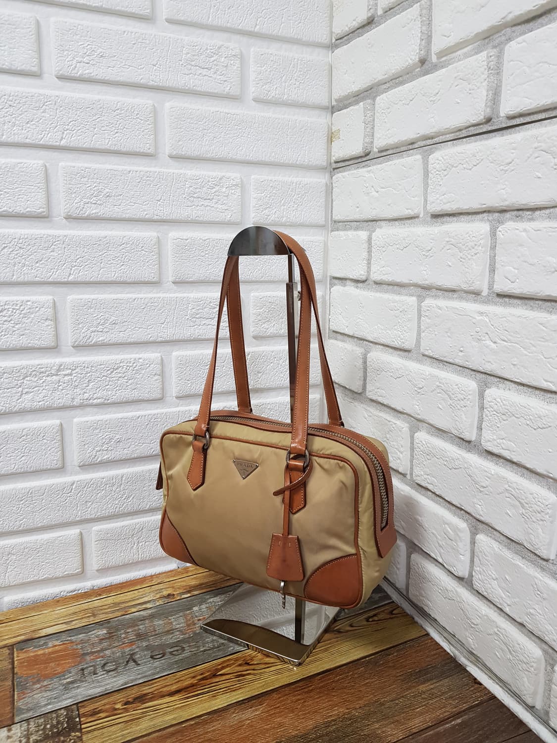 [정품] 프라다 나일론 숄더백 베이지 브라운 상품이미지1