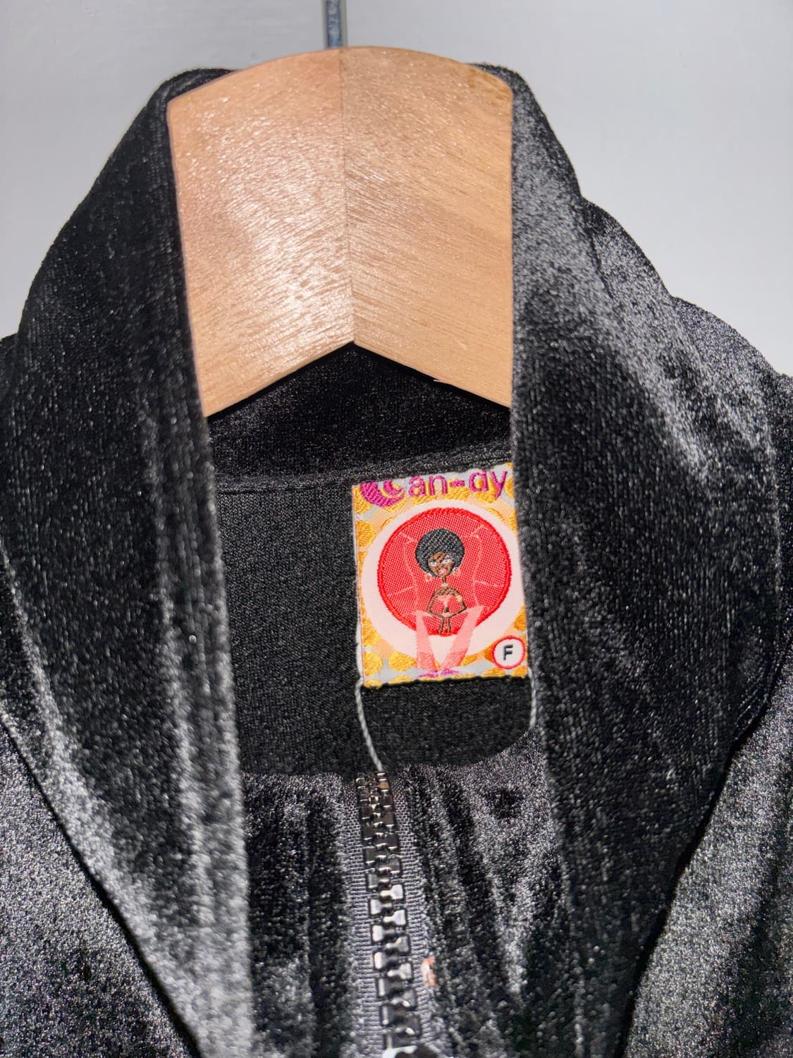 Y2K Black Velvet Slim Fit Zip-Up Hoodie  상품이미지4