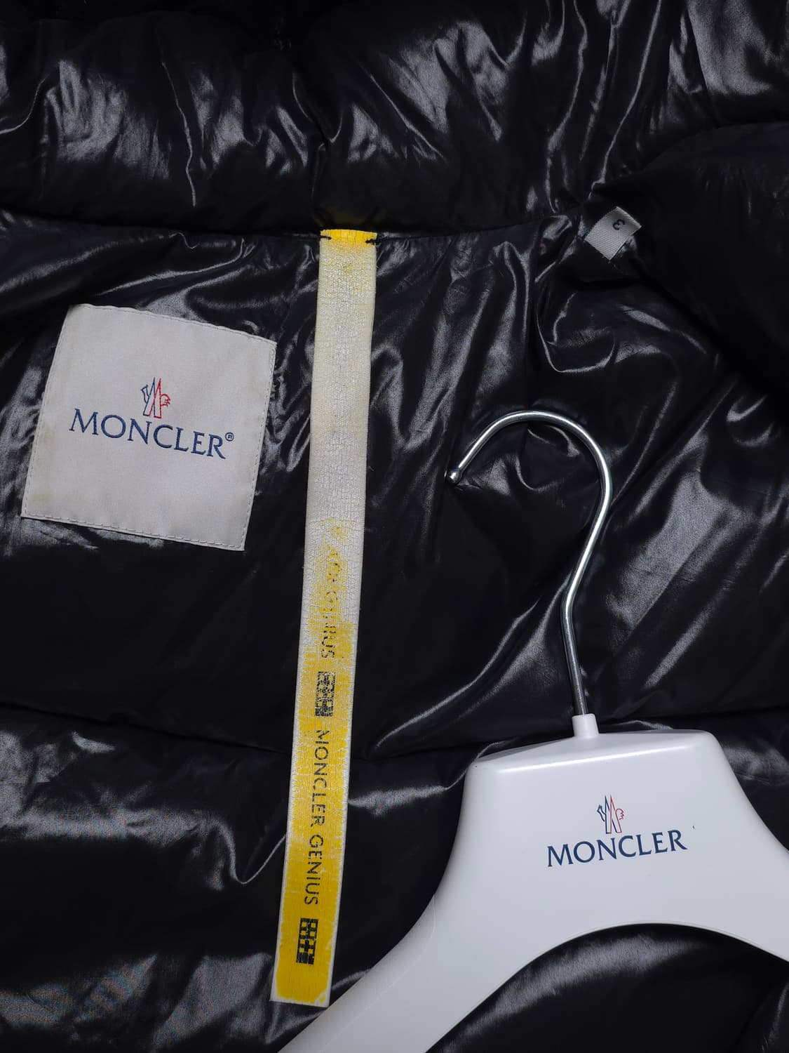 [3] 몽클레어 알릭스 22FW 알몬드 패딩 블랙 상품이미지5