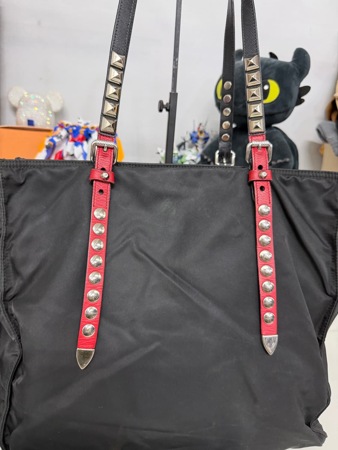 정품) 프라다 테수토 스터드 나일론백  상품이미지5