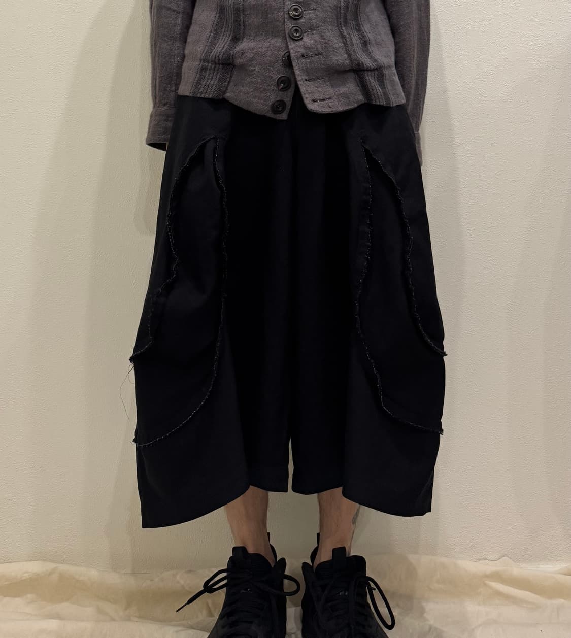 꼼데가르송 블랙 18ss 축융 디스토티드 와이드 팬츠 상품이미지6