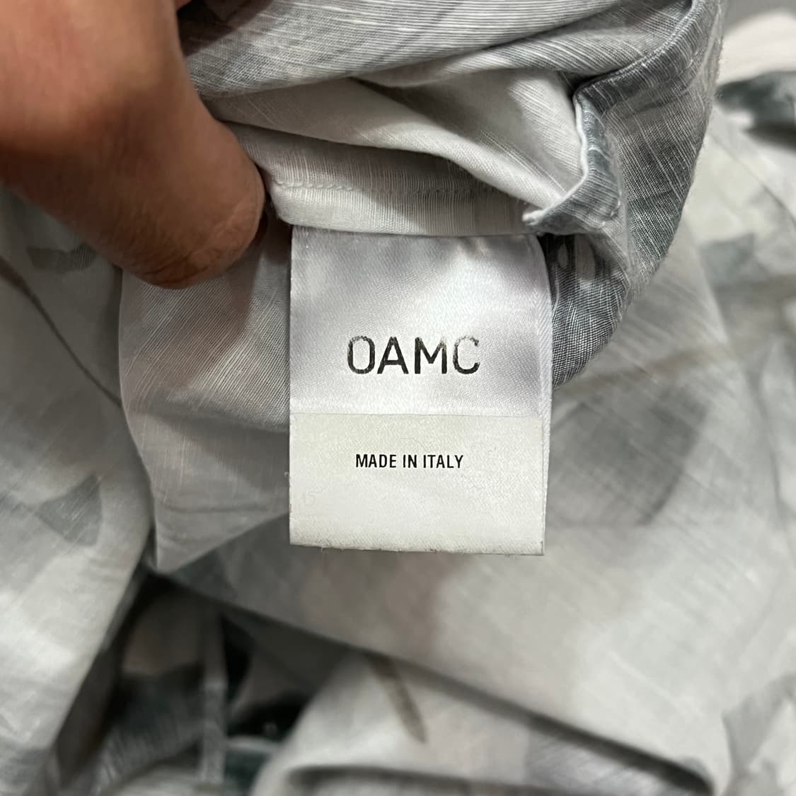  oamc 깃털패턴 오픈카라 린넨 셔츠 y16553 상품이미지6