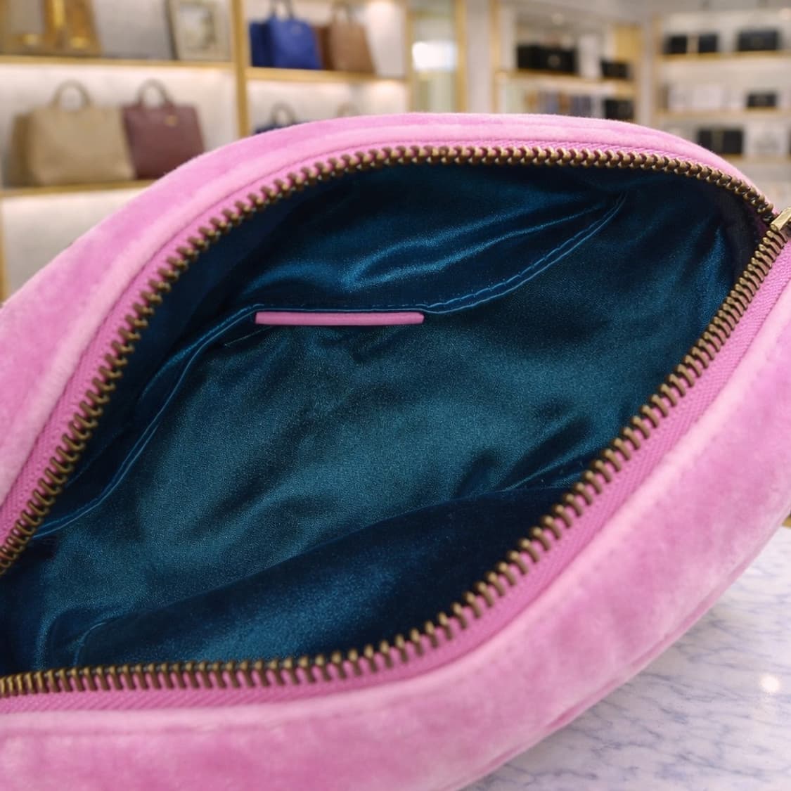 [A급] 구찌 GG 마몽 벨벳 크로스백 판매합니다!!! 상품이미지4