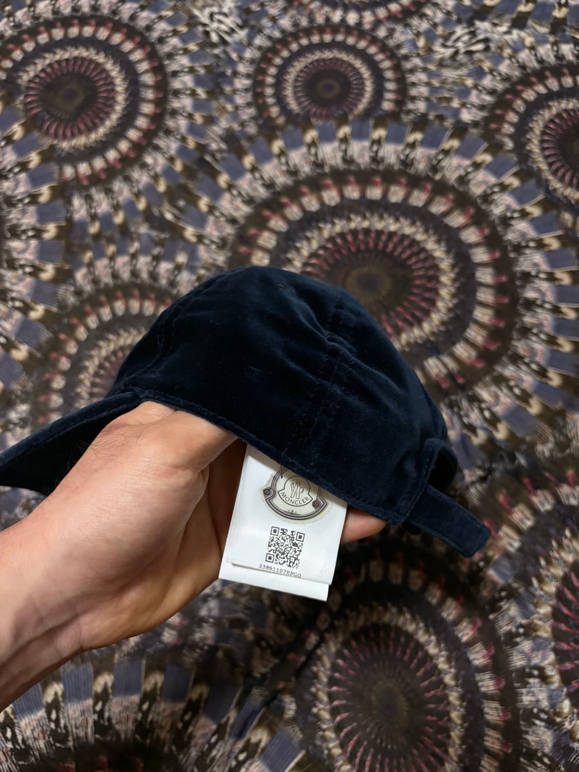 Moncler big logo velvet cap 상품이미지3