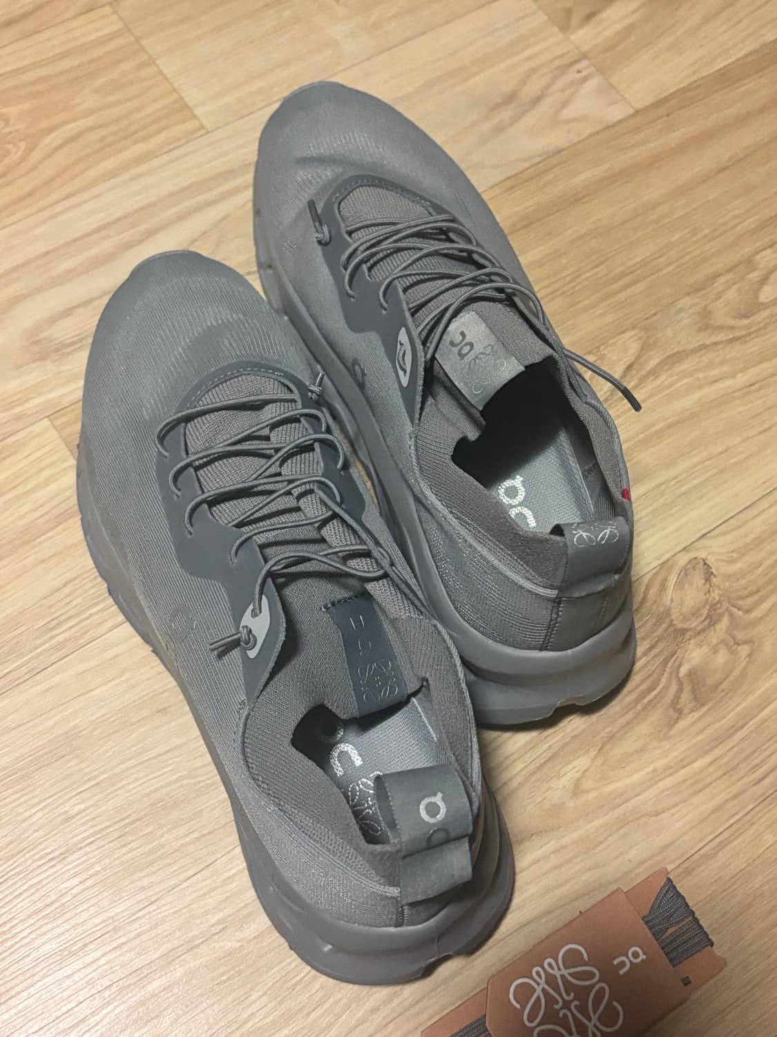 온러닝 로에베 on running loewe 클라우드틸트 265 새상품 상품이미지3