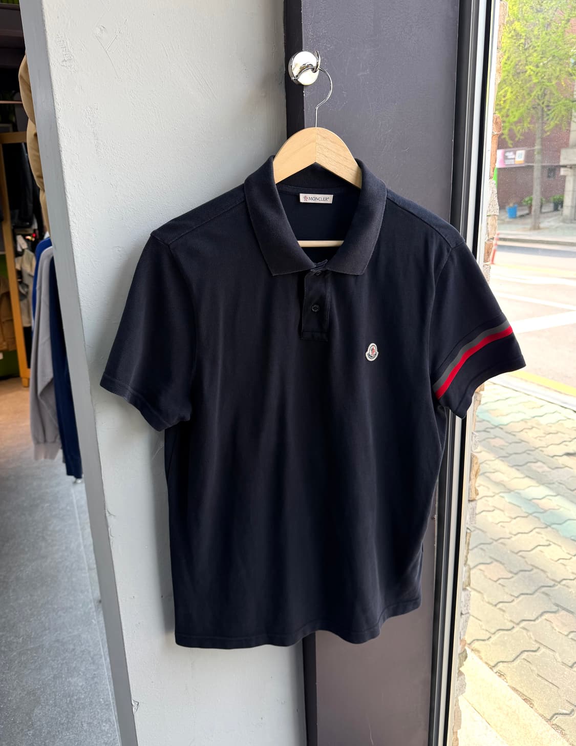 L/ 몽클레어 삼선트리밍 와펜패치 폴로 반팔 상품이미지3
