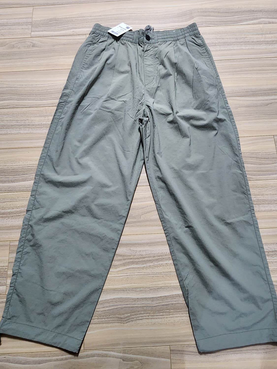 에잇세컨즈팬츠바지m사이즈카키색상 상품이미지1