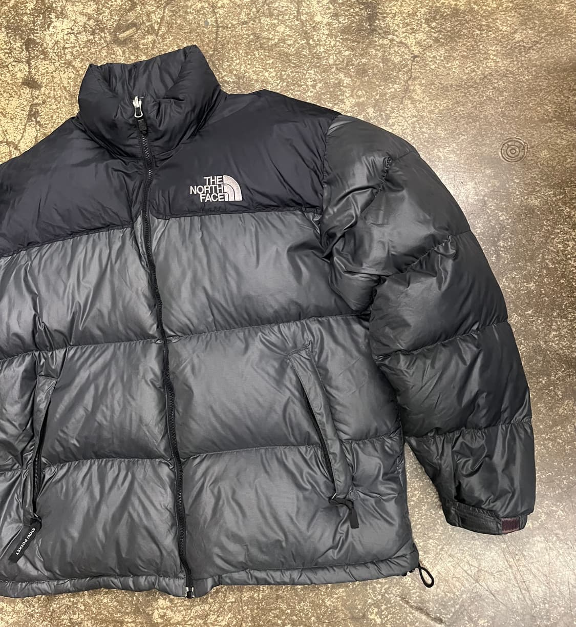노스페이스 700 구형 눕시 그레이 구스패딩 상품이미지3