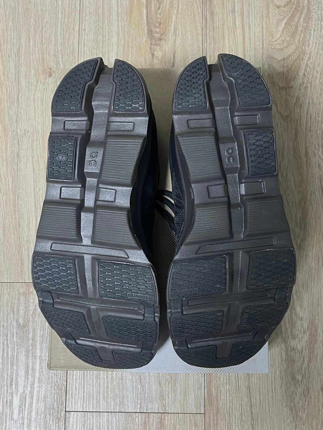 온러닝 x 파프 클라우드 몬스터2 쏜브라운 295 상품이미지2