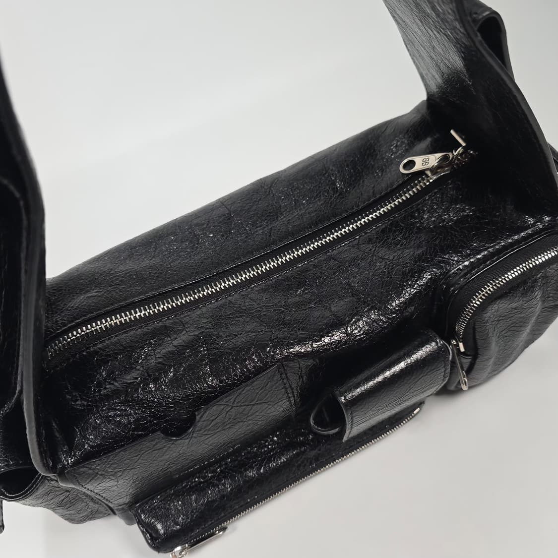 발렌시아가 슈퍼비지 XS 슬링백 숄더백 상품이미지8