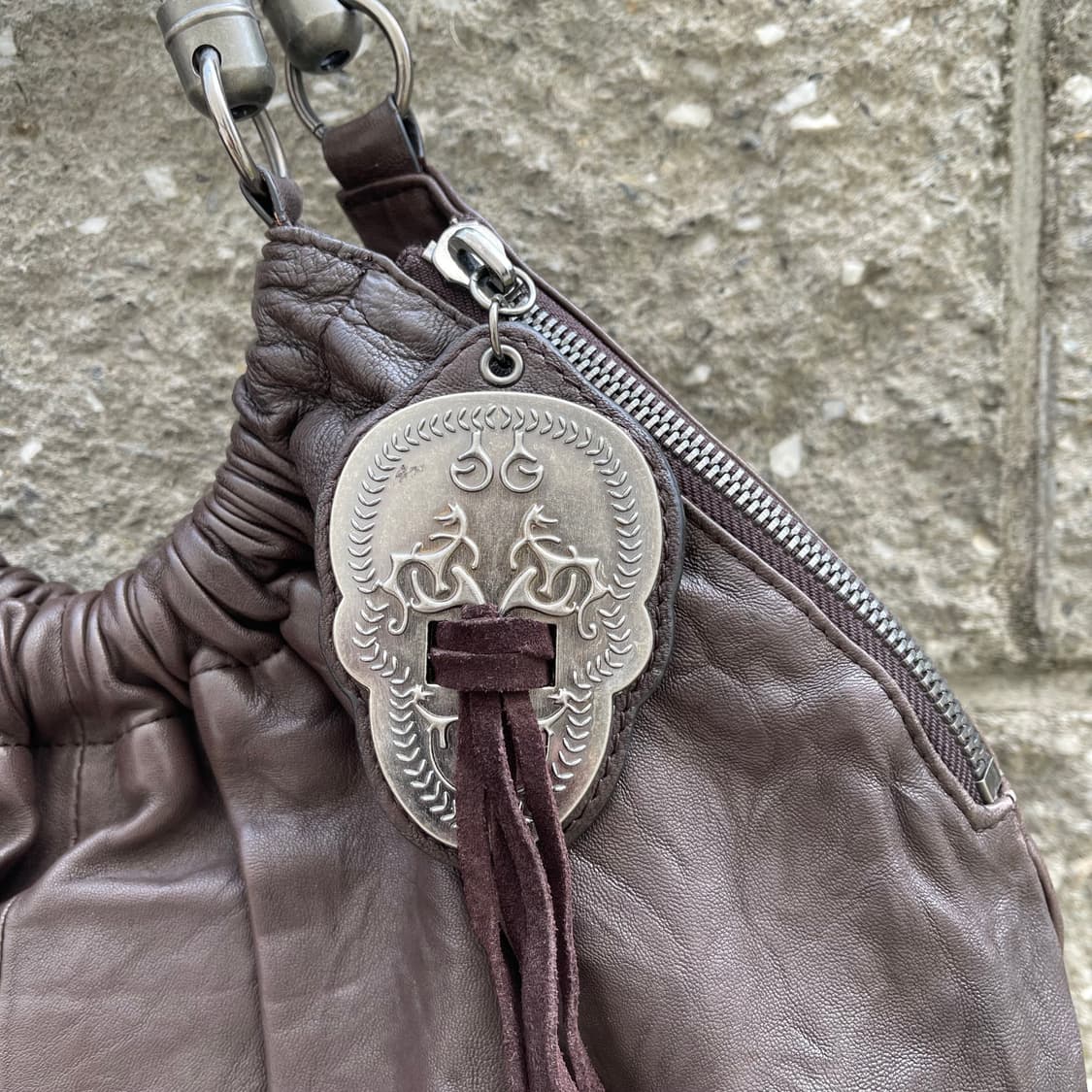 [OS] THOMAS WYLDE 브라운 레더 체인 숄더백 상품이미지5