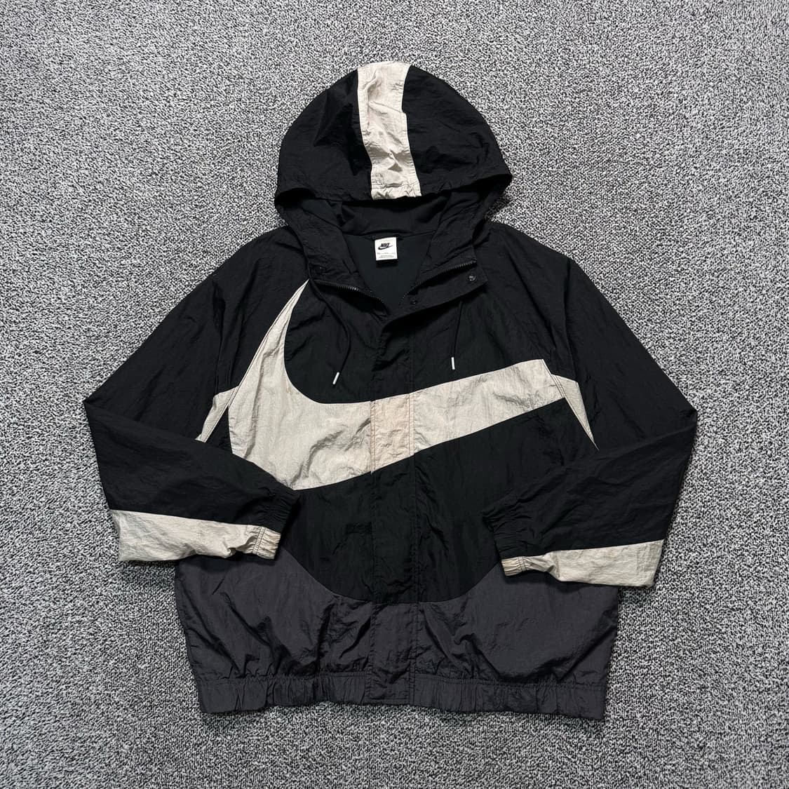 Name : 나이키 빅로고 블랙컬러 오버핏 바람막이 :)  상품이미지1