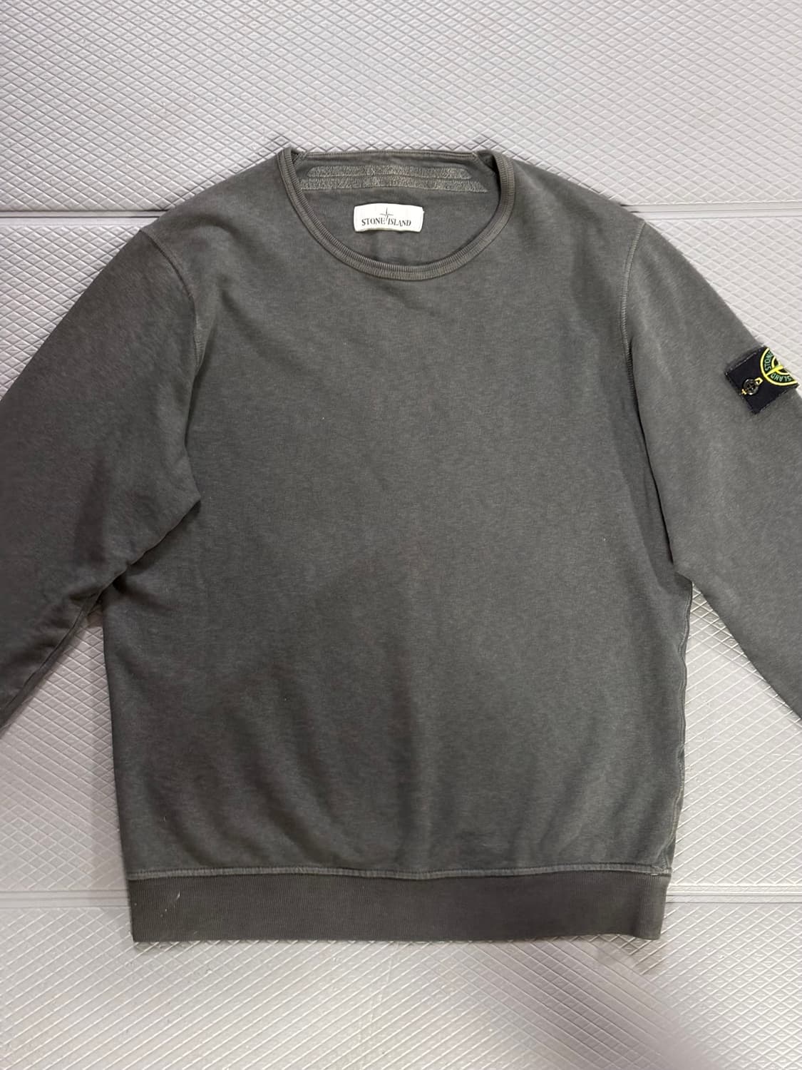 스톤아일랜드 맨투맨 차콜 M 상품이미지1