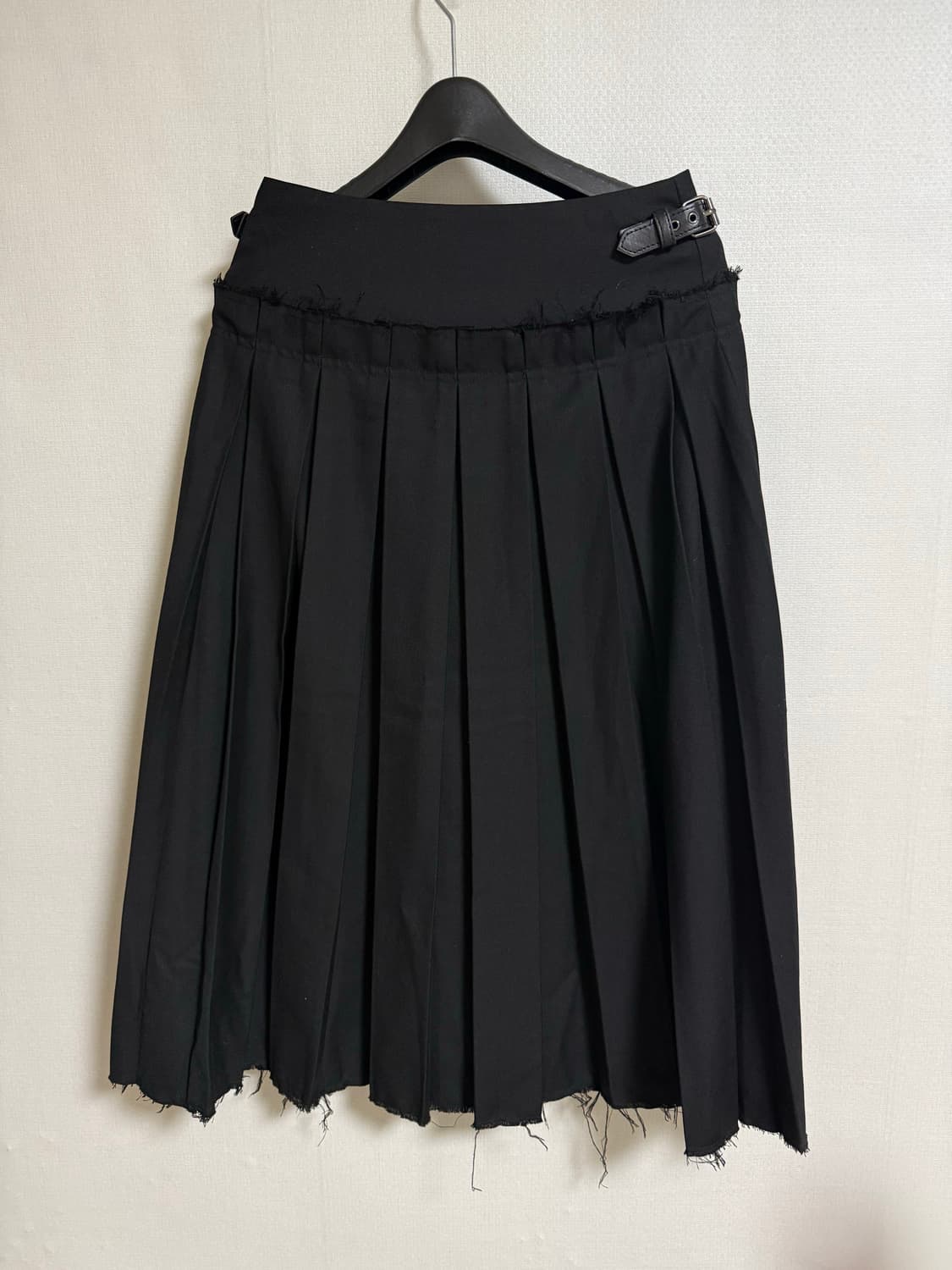 MILLO WOMEN Buckle pleated skirt 상품이미지3