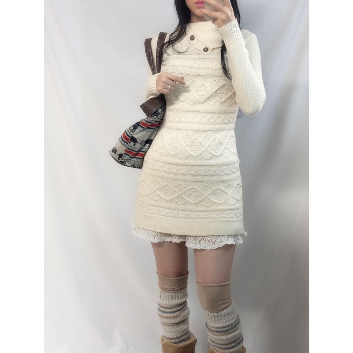 폴딩 버튼 넥 케이블 니트 원피스 상품이미지1
