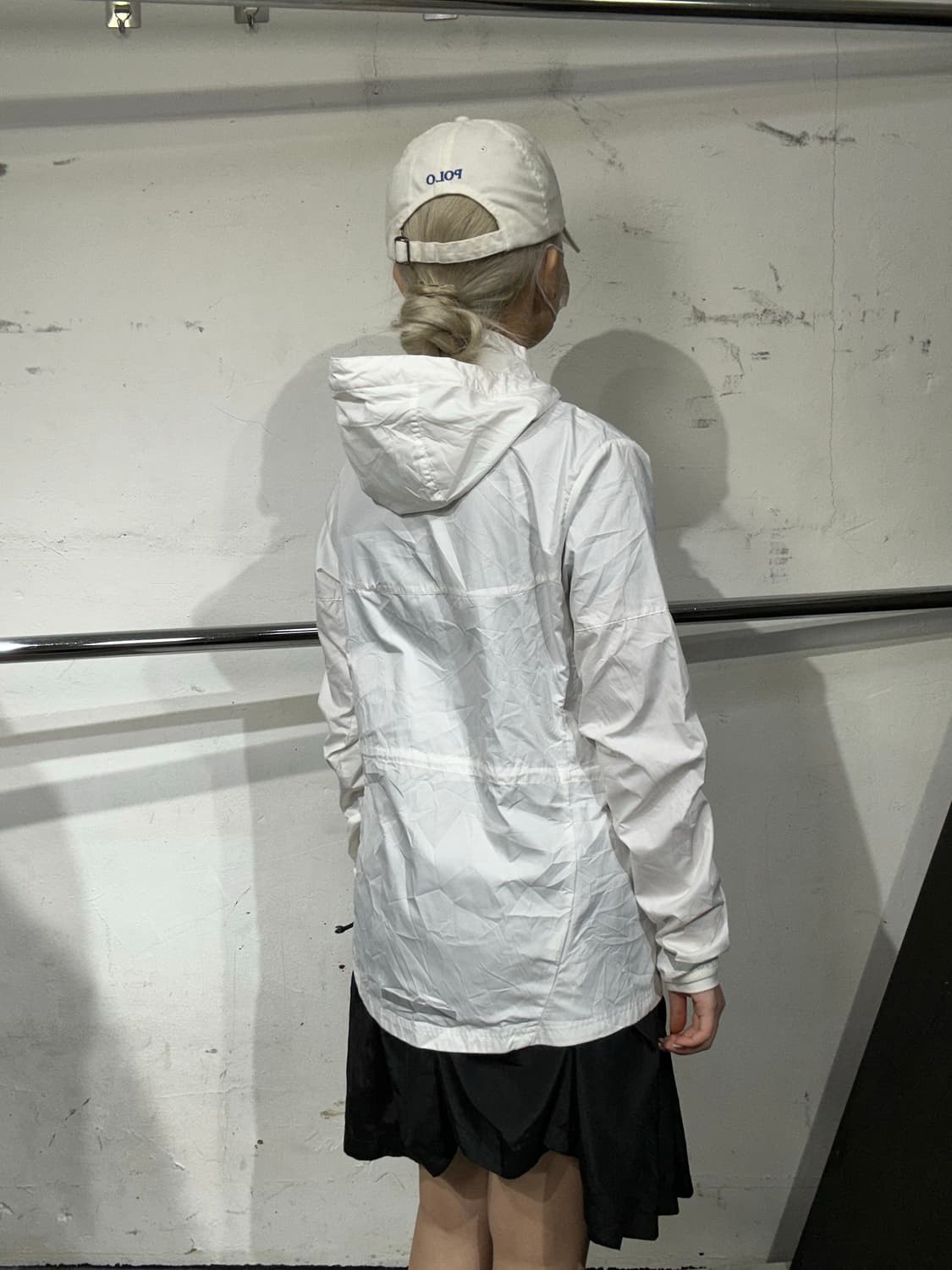 나이키 화이트 후드 바람막이 윈드러너 트랙 자켓 M 상품이미지3