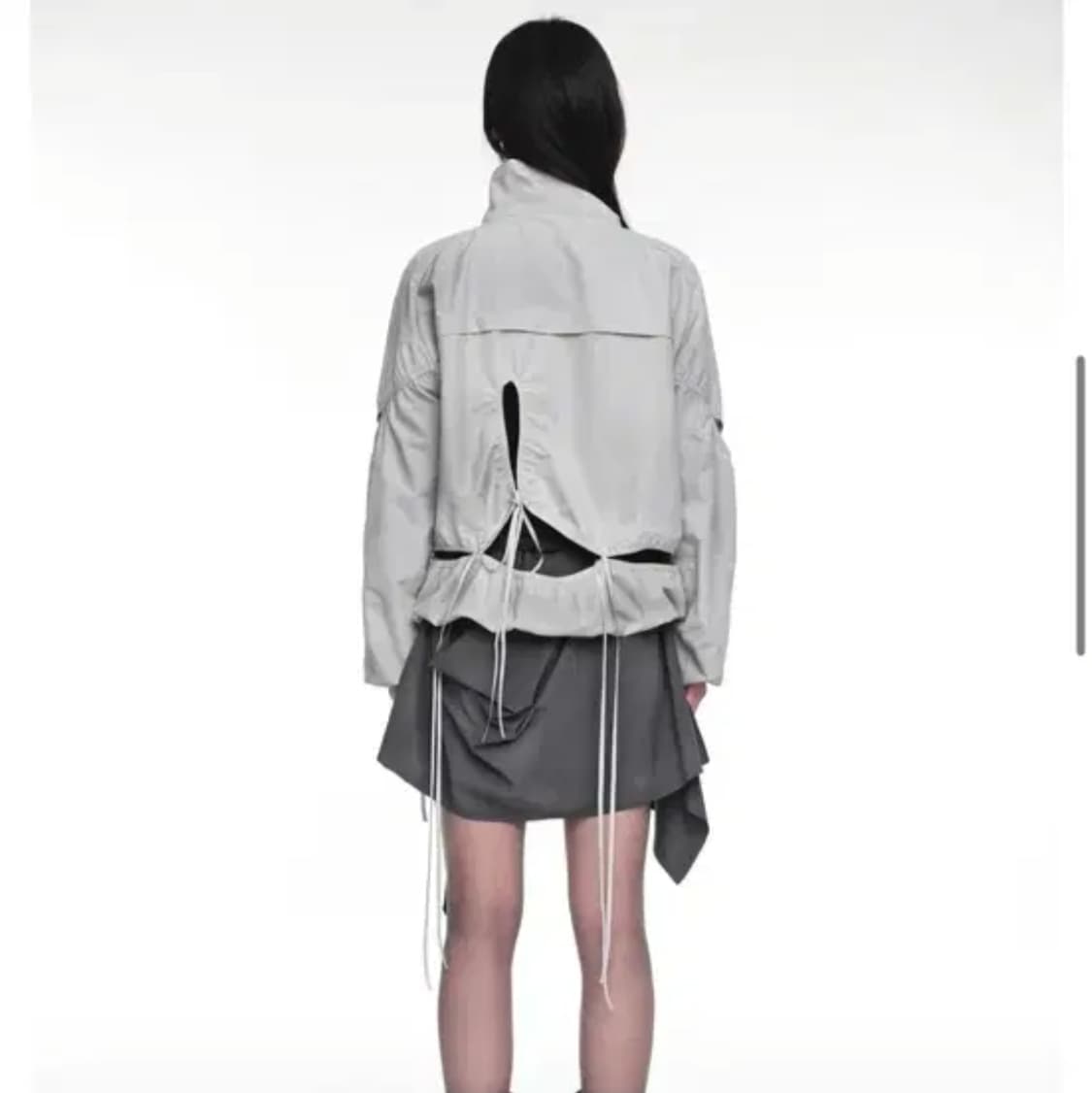 F 나체 NACHE 컷아웃 바람막이 그레이 스트링 디테일 윈드브레이커 상품이미지2