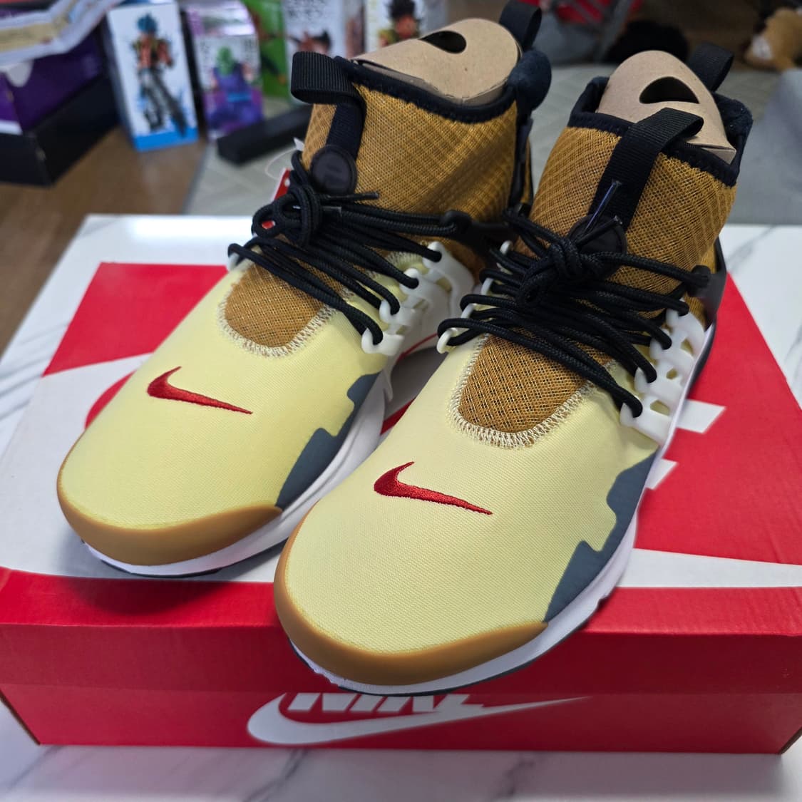 나이키 에어 프레스토 미드 옐로우 280사이즈 상품이미지3
