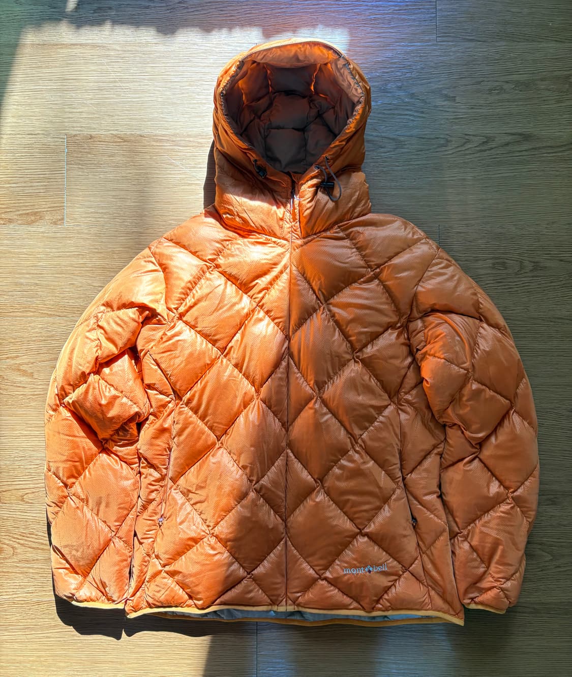 몽벨 다이아몬드 퀼팅 경량패딩 상품이미지1
