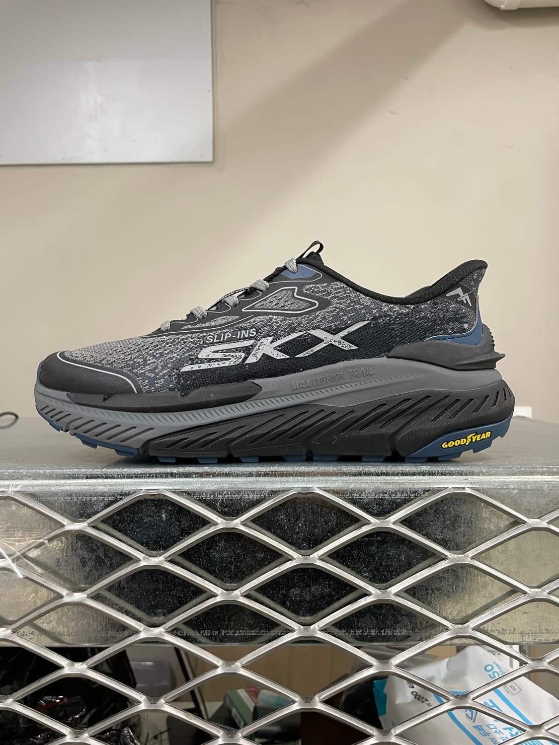 스케쳐스 맥스쿠셔닝 트레일 265 상품이미지1