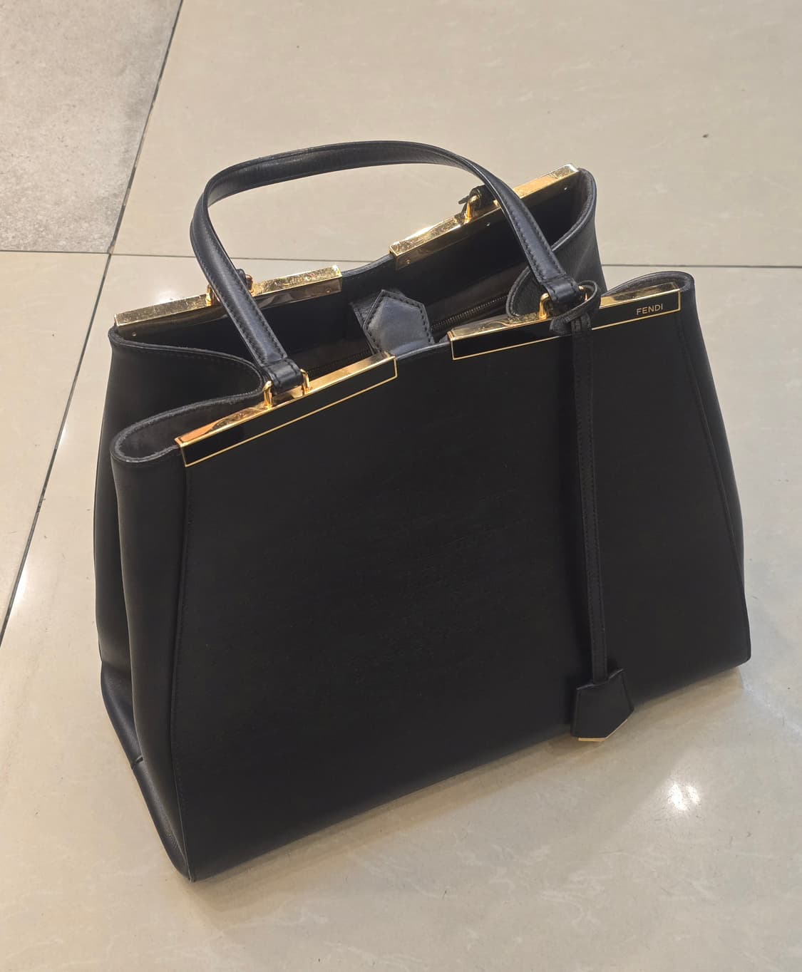 FENDI 펜디 투쥬르 토트백 상품이미지1