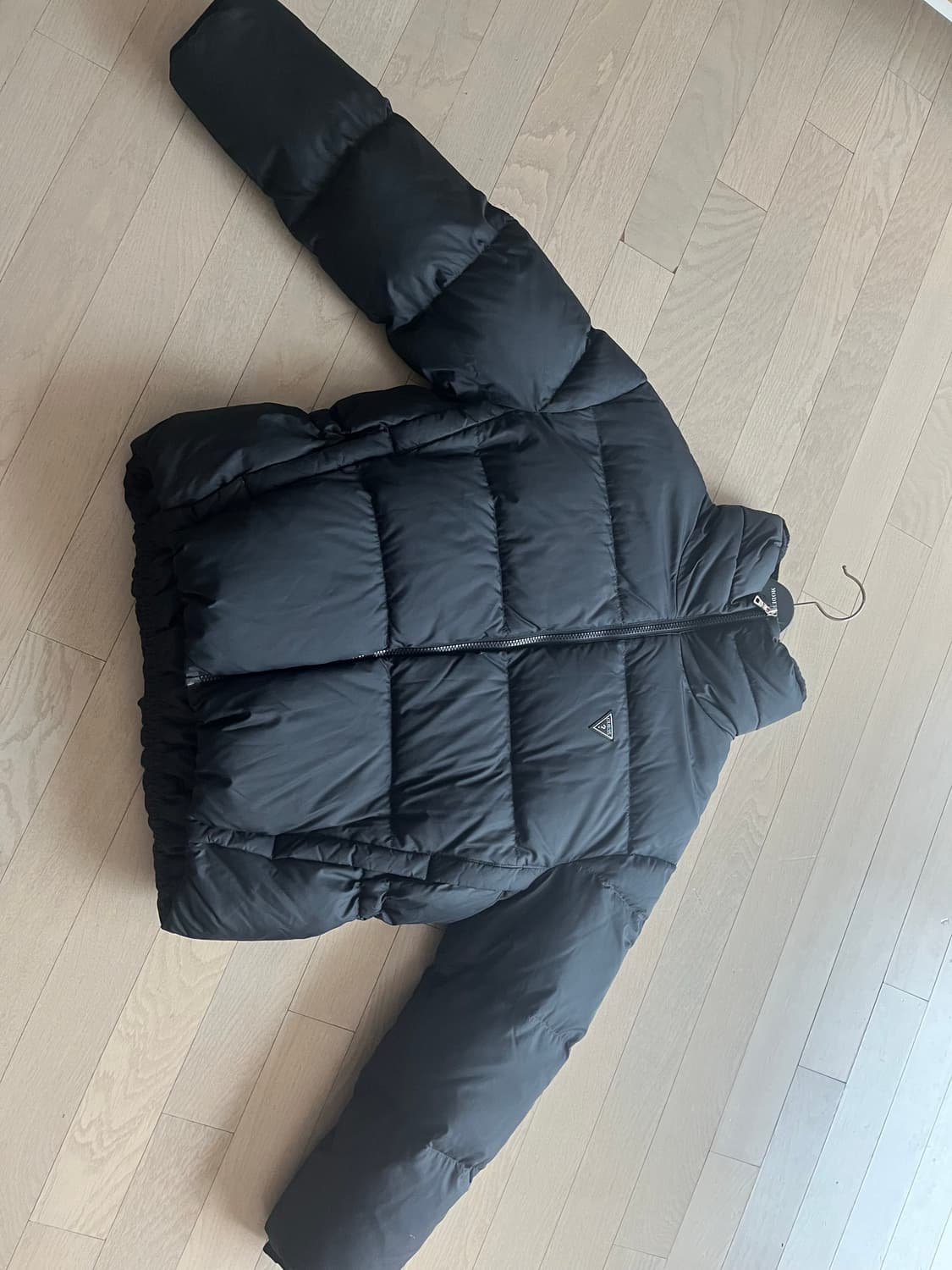 게스 블랙 패딩 점퍼 상품이미지2