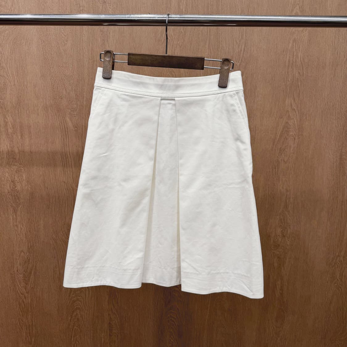 셀린느 미디 플리츠 스커트 지퍼 클로징 더블 포켓 디테일 A라인 화이트 상품이미지2