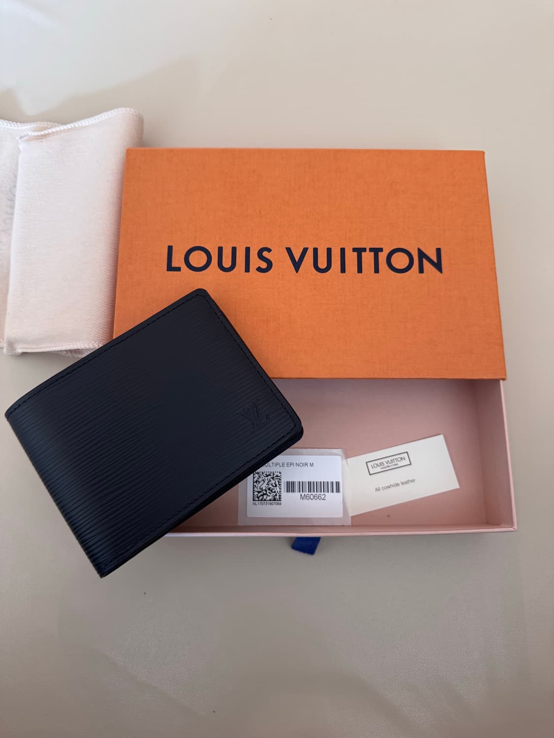 루이비통 멀티플 월렛 에피 블랙 상품이미지3