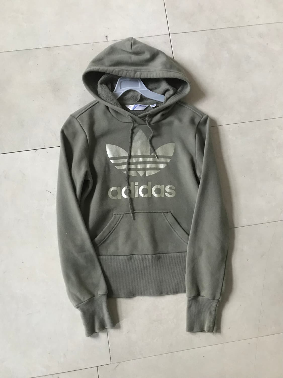 아디다스 카키 실버 후드티 상품이미지9