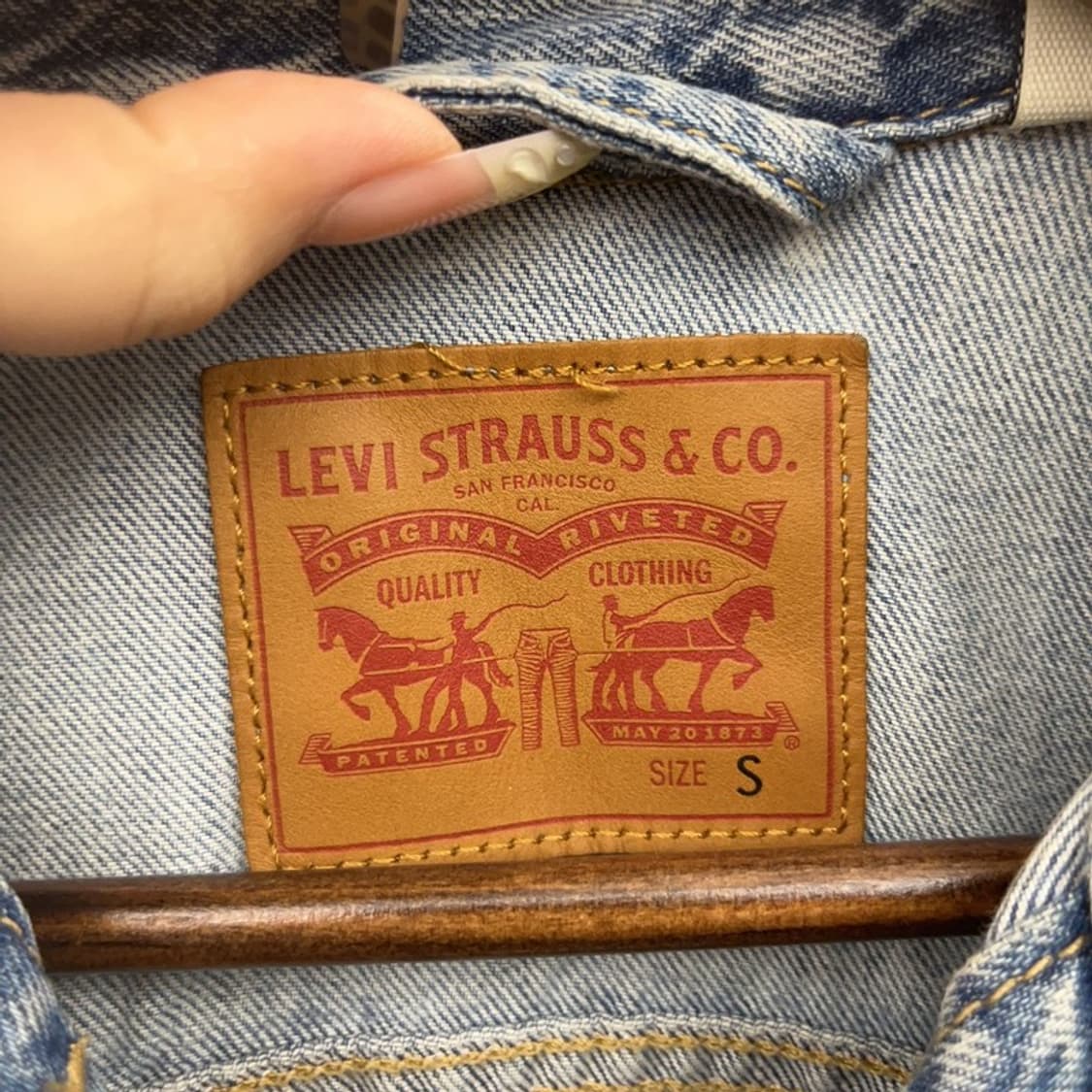 리바이스 빈티지무드 워싱 연청 데님자켓 90 C08056 상품이미지5