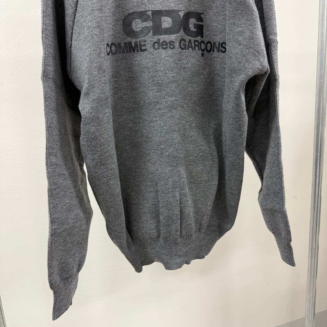 꼼데가르송 CDG 백 로고 가디건 그레이 상품이미지3