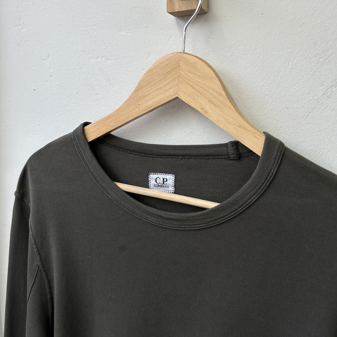 15852 - C.P 컴퍼니 차콜 렌즈 맨투맨 상품이미지3