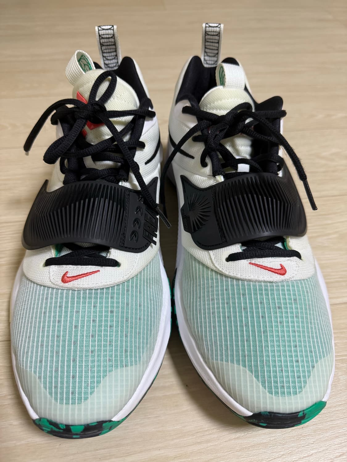 나이키 줌프릭 3 클리어 에메랄드 295 상품이미지2