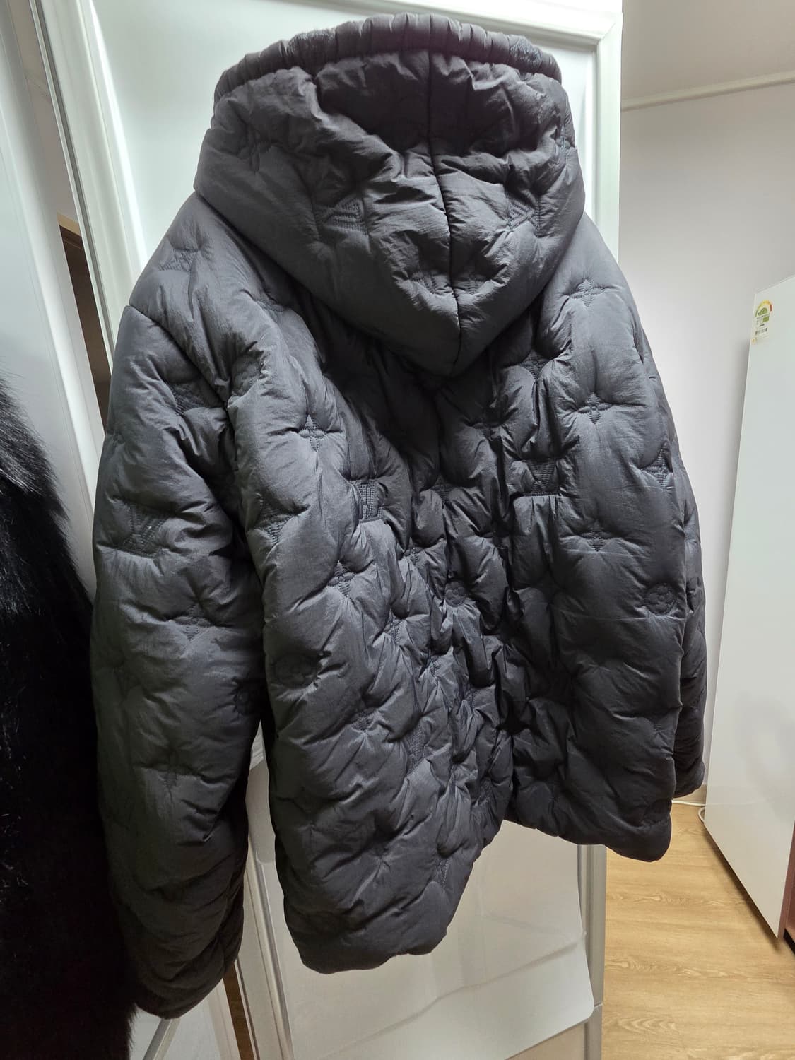 루이비통 모노그램 퀄팅 패딩 정품 상품이미지4