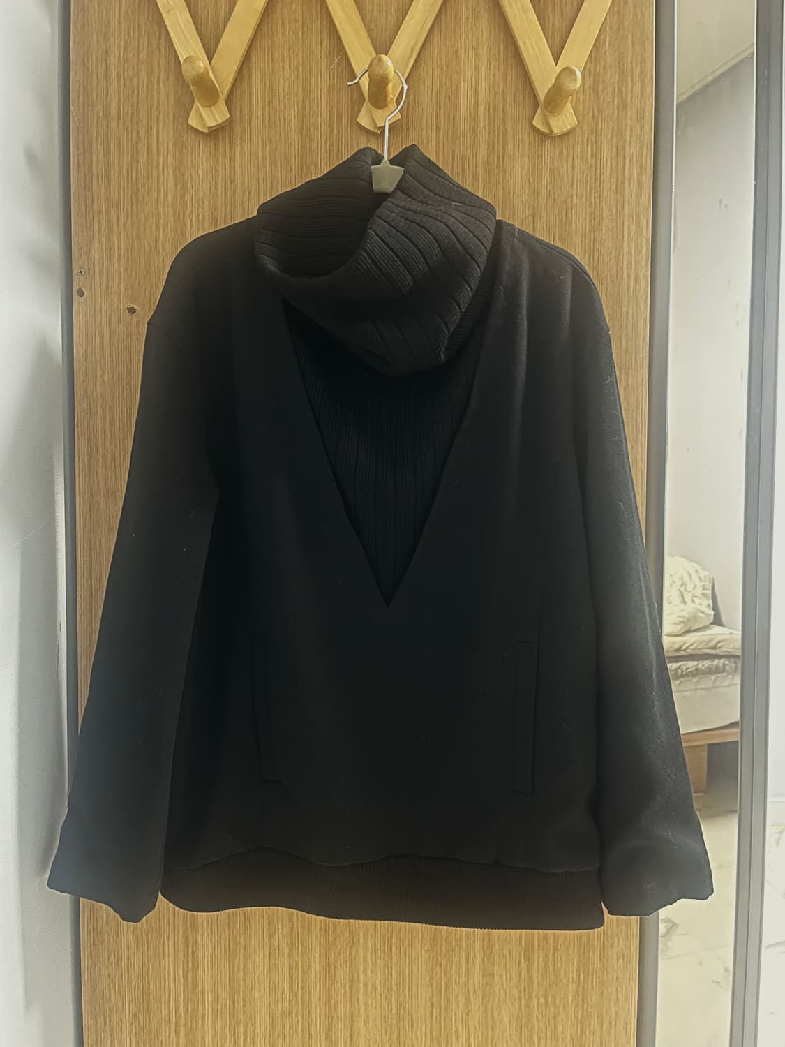 [디올,생로랑과 함께] JW anderson Hybrid Sweat 상품이미지2