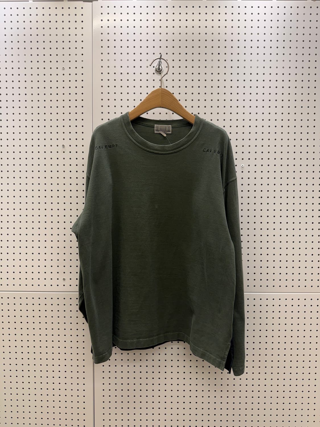 캐브엠트 패치워크 롱슬리브 티셔츠  상품이미지2